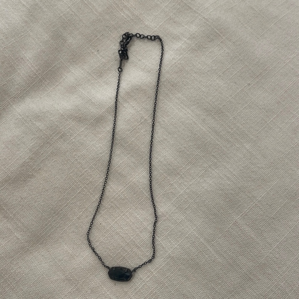 Kendra Scott necklace